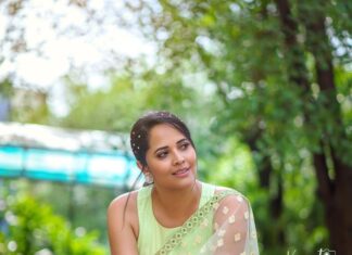 Anasuya Bharadwaj Instagram - Be your own reason to smile 😊🧚🏻‍♀️ For #PartycheddamPushpa #ThisAfternoon #12pmOnwards only on @starmaa Jewels by @lorifinejewellery ✨ PC: @verendar_photography