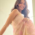 Andrea Jeremiah Instagram - 🌸🌸🌸 MUH @altafmammoo @sharmilahairstylist #saree #sareelove #desi #desigirl #shotoniphone