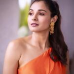 Andrea Jeremiah Instagram – Cos it’s friyaaaaaay 🍊🍊🍊 

📸 @soondah_wamu 
👗 @chaitanyarao_official 
MUH @prakatwork 

#weekend #weekendvibes #orange #orangeisthenewblack