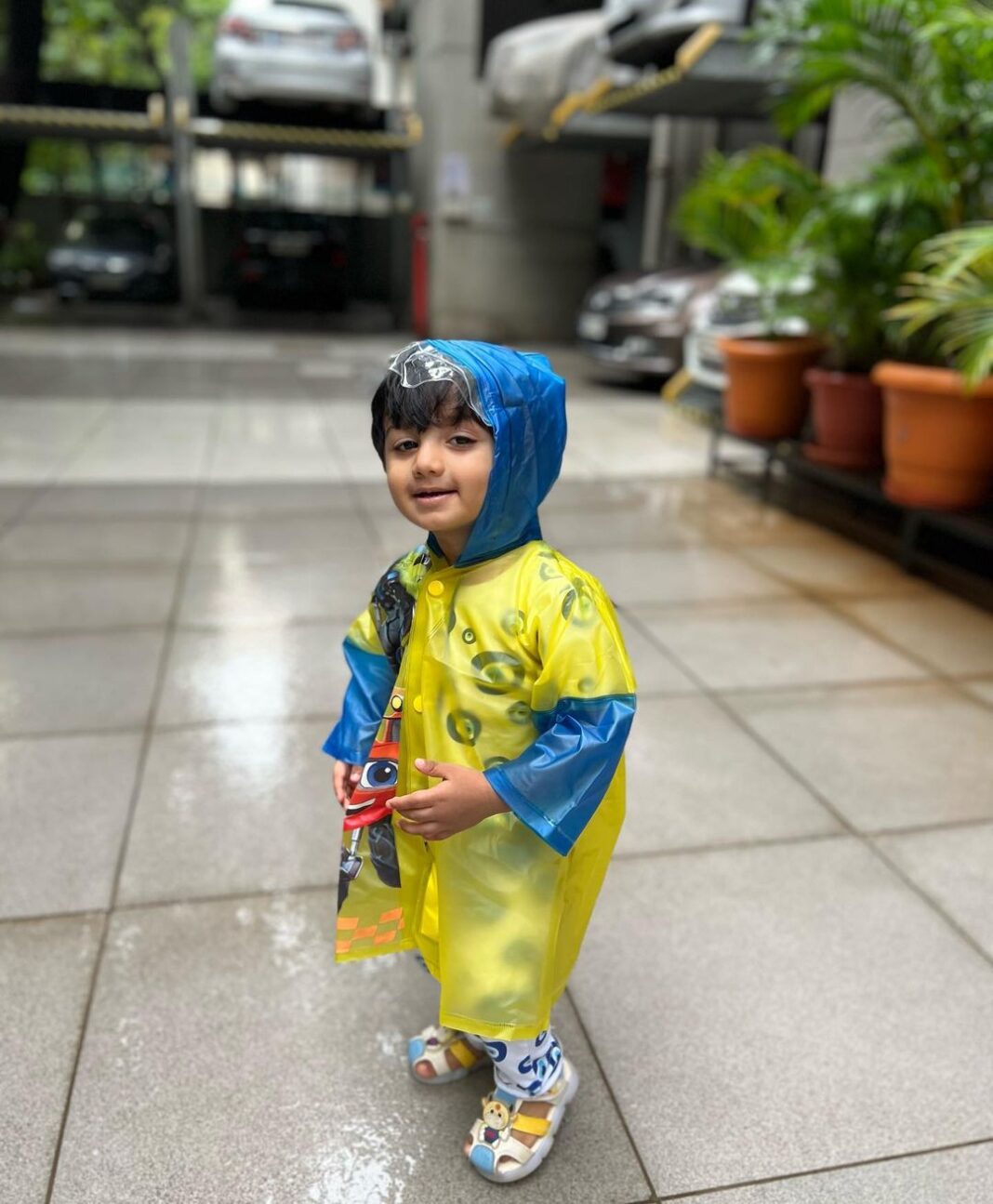 Anita Hassanandani Instagram - Is he posing at 17 months 😲