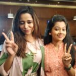 Anitha Sampath Instagram - @raizawilson at our Suntv office today...so happy to meet her..she was so casual and kind.. All the best for your movie #pyarpremakadhal... #anchoranitha #suntv #sunnews #anitha