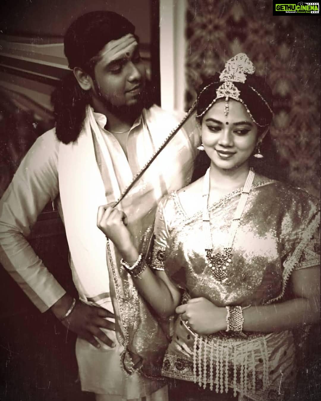 Anitha Sampath Instagram - #vanakkamthamizha #latepost #70sstyle #lovingit