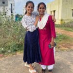Anitha Sampath Instagram – Anil kutty met amma kozhi 😍🐣
Lots of love to you akka❤️ 
Place: akka veetu mottai madi,dindugal Dindigul, Tamil Nadu