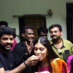 Anitha Sampath Instagram – Birthday celeb on our movie shooting spot for neha😇
Hope u found me😅
#actorvimal @actor_balasaravanan #anithasampath @martyn_aji director #vatsan Batlagundu”