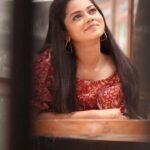 Anitha Sampath Instagram - ஐயை💖 Explore the collection @iyyai.official and fill your dream wardrobe. WhatsApp +91 8438125770 to place your order Costume @iyyai.official Photography @kavinjeyaraj Video edit @arockiya_amalan_jr_films Makeup @divyakumar_makeupartistry #iyyai#iyyaiofficial#clothingbrand#cottondress#summerdress#floral dress#supportsmallbusiness