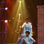 Anitha Sampath Instagram - Sharik and myself from akka-thambi to amma-paiyan mode! This is really one of my favourite rounds.A breezing dance for everyone’s favourite amma song! Happy that i met @umariyazkhan mam too! (Swipe left) She always motivates me before i perform every round and never forgets to compliment me once the round is over! Hope u will like today’s performance guys! Don’t forget to watch #bbjodigal at #8pm tonight! Because ur support and love means a lot to us! Love u guys🤗