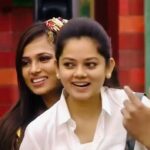 Anitha Sampath Instagram - Can't stop posting this pic!! So adoring this is... Our dancing time click..#ramya Only girl with whom this sandakozhi never fought.. She always makes me laugh..search me whenever iam down and joins me in her dance.. Never wanted me to cry.. We had a very silent bond which we dint realise much when we were inside as our "set of friends" were different.. . After seeing the edits from Ramya fans i understood how many fun times we both have created starting from dancing singing to news reading funs.. If this season was not this much serious may be we would have created even more fun & entertainment! Love u Ramya! @actress_ramyapandian