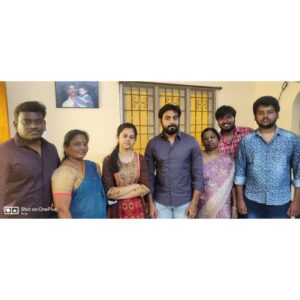 Anitha Sampath Instagram - Family time with aari! Thanks for the visit aari.hope this bro bond continues forever! @aariarujunanactor

From left to right- 
Cousin anna periyamma,me,aari,Amma,Praba,thambi