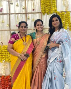 Anitha Sampath Instagram - Thank u cuties @actress_ramyapandian and @shanthyduraipandiyan amma for joining us🥰😘 love u baby😍 

and happy to see you walking. Nan dhan sonen la baby bayapudadha sikram nadapa nu😃 thanks for being with us on our special day thangam😘
