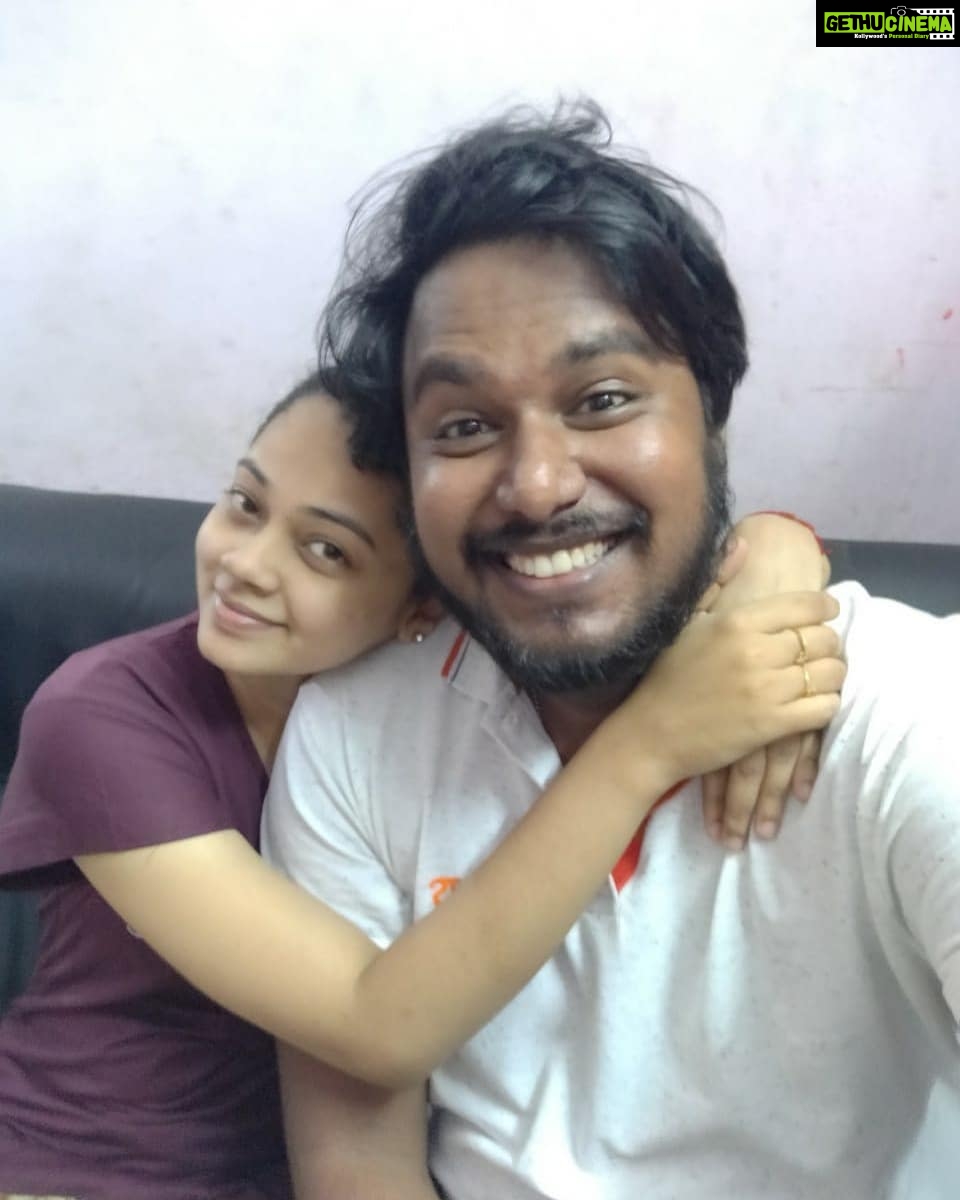 Anitha Sampath Instagram - திருமணம் ஆனா உன்ன யாரும் கண்டுக்க மாட்டாங்க..எல்லாரும் unfollow பண்ணிடுவாங்க..field out ஆயிடுவ இதுதான் நான் அதிகமா கேட்ட அட்வைஸ்..அப்படியே ஆனாலும் பரவாலனு தான் கல்யாணம் பண்ணேன்.. . ஆனா திருமணம் எங்கயும் என்றைக்கும் ஒரு தடையா இருக்கவே இல்ல..குறிப்பா திருமணத்துக்கு பிறகு தான் எனக்கு வாய்ப்புகளும் அதிகமா வந்துச்சு..எல்லாத்துக்கும் மேல உங்க கிட்ட இருந்தும் நிறைய அன்பு கிடைச்சிது.. . பிரபாவ சந்திச்ச நாள்ல இருந்தே கொஞ்சம் கொஞ்சமா professionல வளர்ச்சிய மட்டும் தான் பாத்துக்குட்டு வரேன்..இனிமேலும் தொடரணும்னு வேண்டிக்கிறேன்.. . Cute ஆன "DREAM GIRL" ah இருக்குறத விட..நல்லத சொல்ற "DREAM அக்கா"வாவோ "DREAM தங்கை"யாவோ இருப்பதையே விரும்புறேன்..!! . திருமணம் எந்த பெண்ணுக்கும் தடை அல்ல..அது இனிப்பதும் கசப்பதும் புரிந்து வாழ்வதை பொறுத்தது!! . My lucky charm @itsme_pg