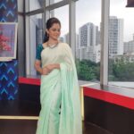 Anitha Sampath Instagram - மின்சார கம்பிகள் மீது மைனாக்கள் கூடு கட்டும்.. நம் காதல் தடைகளை தாண்டும்.. - நா.முத்துக்குமார். . Saree @shreewins Jewel @jaanvi.fashion_studio