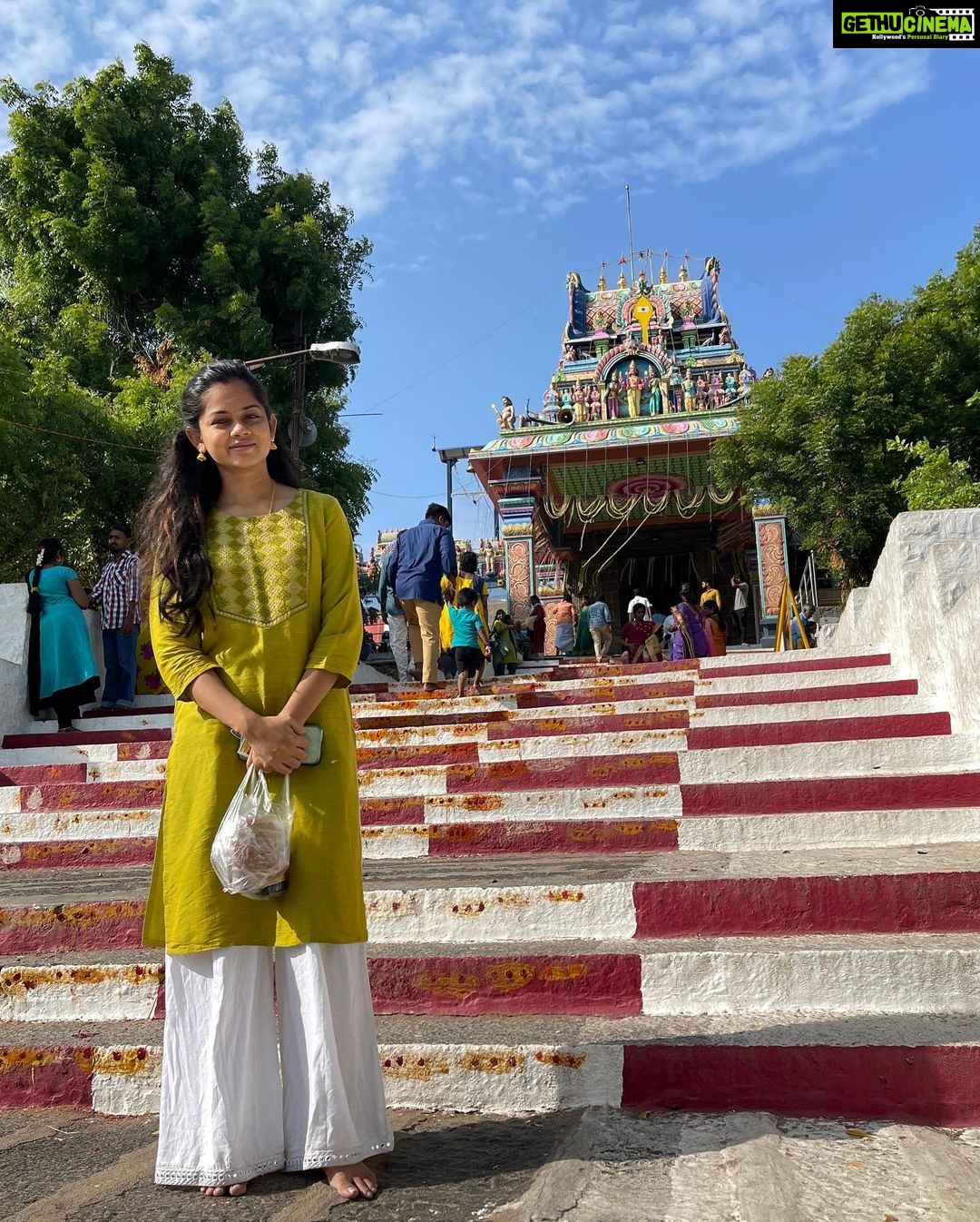 Anitha Sampath Instagram - Thanks to everyone who wished me on my birthday!πI value each and everyone of u guys!!!π U guys never left me alone..each of your loving words means a lot to meπππ½ thanks for your support thangams. By the way this picture is from kundrathur murugan kovil. 5 varshama inga kutitu vara soli praba ta ketute irupen.romba nal asai. but amaiyave illa. Kadasila indha area ke kudi vandhu, vaigasi visagam day la, en birthday anaki dhan varanum nu irundhuruku. ππ vlog also coming soon guysπ thanks a lot. βIf something dint happen now, it means u deserve more and it will happen far better than u expected with miraclesβ. Kundrathur Murugan Temple