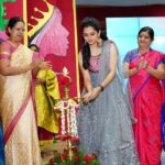 Anitha Sampath Instagram - அவினாசிலிங்கம் பல்கலைக்கழகம்,கோவை..மழை நேர காற்றாய்..கோவையை போலவே சில்லேன்ற அன்பையும் ஆனந்தித்தேன்.. . Hairstyle @abinaya_sara_bridals_makeover Coimbatore, Tamil Nadu