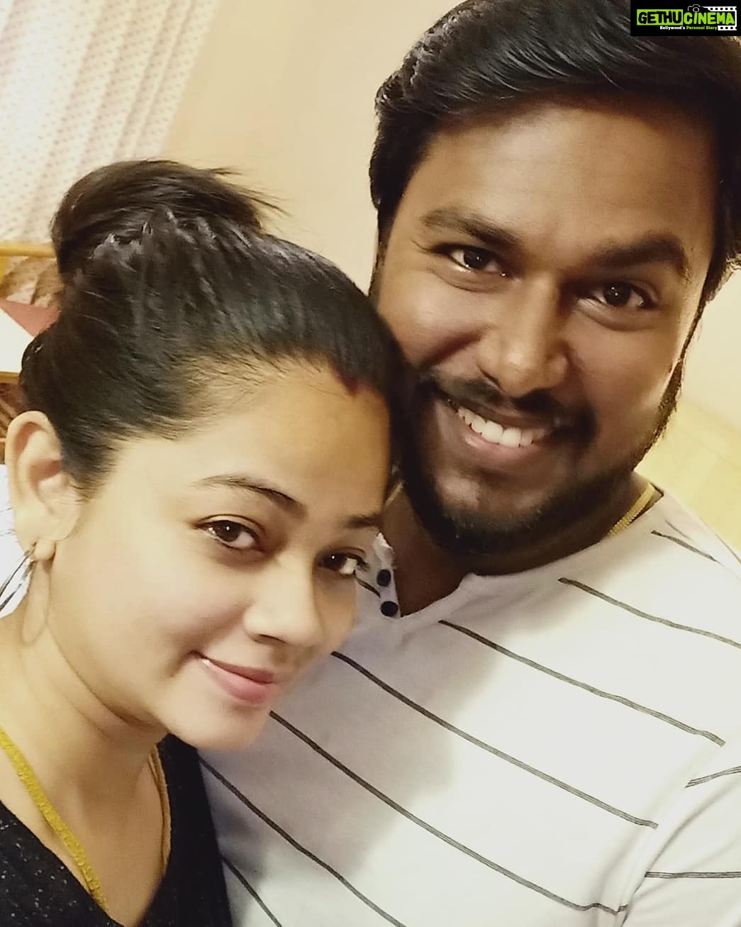 Anitha Sampath Instagram - sep25, 2016 தான் எங்கள் முதல் proposal day.. . அன்றிலிருந்து ஒவ்வொரு மாதமும் 25ஆம் தேதி monthly-versary என நாங்களே பெயர் வைத்துக்கொண்டு கொண்டாடுவோம்..அந்த வகையில் 36வது monthly-versary இன்று.. அதாவது 3வது வருட காதல் anniversary.. . இரண்டாவது சிறப்பு..திருமணம் ஆகி முதல் wedding monthly-versary.. . இன்றைய தினம் இரட்டிப்பு மகிழ்ச்சியோடும்..3 வருடங்களுக்கு முன்பிருந்த அதே காதலோடும் ❤️ . நித்தமும் என்னை மனதில் சுமக்கும் என் மற்றொரு தாய்க்கு, என்றும் நன்றி மறவேன் 🙏 Love u pappu @itsme_pg❤️