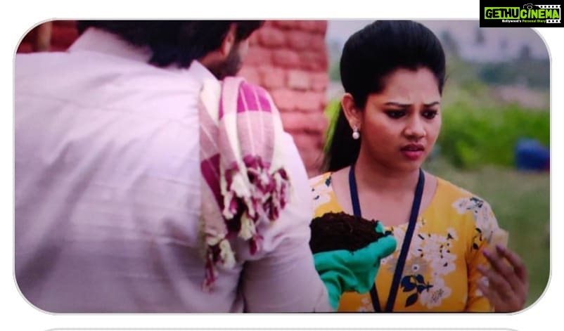 Anitha Sampath Instagram - படத்தை மேலும் சிலர் பார்க்கும் வரை காத்திருந்து இப்போது பதிவிடுகிறேன். . என்னை tag செய்தும்,inboxலும் வாழ்த்திய இன்ஸ்டா நண்பர்கள் அனைவருக்கும் கோடி கோடி நன்றிகள்..(மன்னிக்கவும் எல்லோருக்கும் பதிலளிக்க இயலவில்லை) . காப்பான் படத்தில் ஒரு சீன்ல வந்துட்டு எப்படி இதை ரொம்ப வெளியே சொல்லிக்கொள்வது என தயங்கினேன்.. . சில யூடியூப் சேனல்களில் காப்பான் தொடர்பாக பேட்டி கொடுக்குமாறு கேட்ட போதும்..நான் ஒரு சீன்ல தான் வருவேன்.. எதோ பெரிய ரோல் பண்ண மாதிரி பேட்டியெல்லாம் வேண்டாம் என சொல்லி அதையும் செய்யாமல் விட்டுவிட்டேன்.. . காப்பான் படத்தில் நான் ஒரு சில நிமிடம் தான் வருவேன் என் முன்னரே அடிக்கடி சொல்லிக்கொண்டே தான் இருந்தேன்.. . ஆனால் உண்மையில் இத்தனை பேர் அதை கவனிப்பீர்கள்,இத்தனை பேர் "ஹே..இது அனிதா சம்பத் தான" என்று இன்னும் என்னை நினைவில் வைத்து இருக்கிறீர்கள், என நான் சற்றும் எதிர்பார்க்கவில்லை.. . கோடி கோடி நன்றிகள் ஒவ்வொருவருக்கும்!! . செய்தி வாசித்தே படங்களில் வந்த எனக்கு நடிப்பெல்லாம் மிக மிக புதியது..இருப்பினும் என் தவறுகளை பொறுத்துக்கொண்டு, நெருடல் இன்றி நடிக்க உதவிய k.v.Anandh sir & Kapaan teamக்கு நன்றி.. . முக்கியமாக "நான் ஒரு ஸ்டார்" என்ற எந்த பந்தாவும் இன்றி..முதல் ஷாட் நடிக்கும் போதிலிருந்து முழு 2 நாட்கள் படபிடிப்பிலும், பழகிய அண்ணனோடு இருப்பதை போல உணர வைத்து, கனிவோடு நடத்திய சூர்யா அண்ணாவுக்கு பெரிய பெரிய நன்றிகள்.. . திரையில் சில நொடிகளில் இருந்து சில நிமிடங்களுக்கான முதல் புரமோஷன்..காப்பான்.. memorable movie in my life...