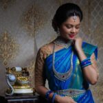 Anitha Sampath Instagram - . மயிலின் கழுத்தில் வாழும் வண்ணம்; குவளை பூவில் குழைத்த வண்ணம்.. . Magical hands : @makeupkarthik Clicks: @colorfulphotography3