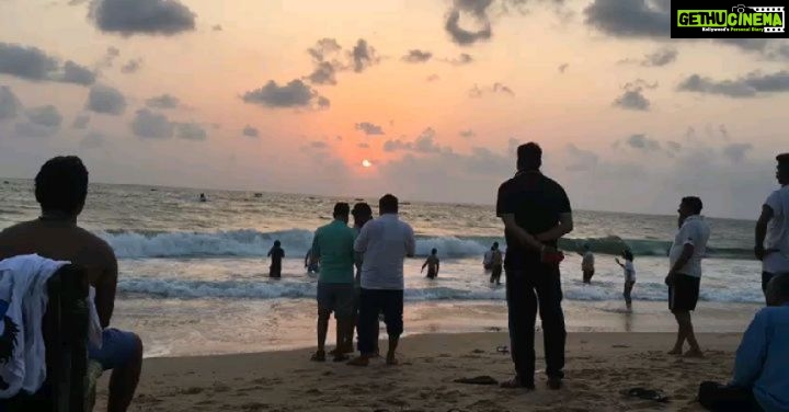 Anitha Sampath Instagram - Captured the beautiful sunset.. . (Swipe left for the pic) #anitha #anithaanchor #anithasampath #goa #goadiaries #candolim #candolimbeach Candolim