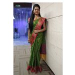 Anitha Sampath Instagram - #lovingmyjob #suntv #news #anithasampath #anitha #anithaanchor #loveforsaree