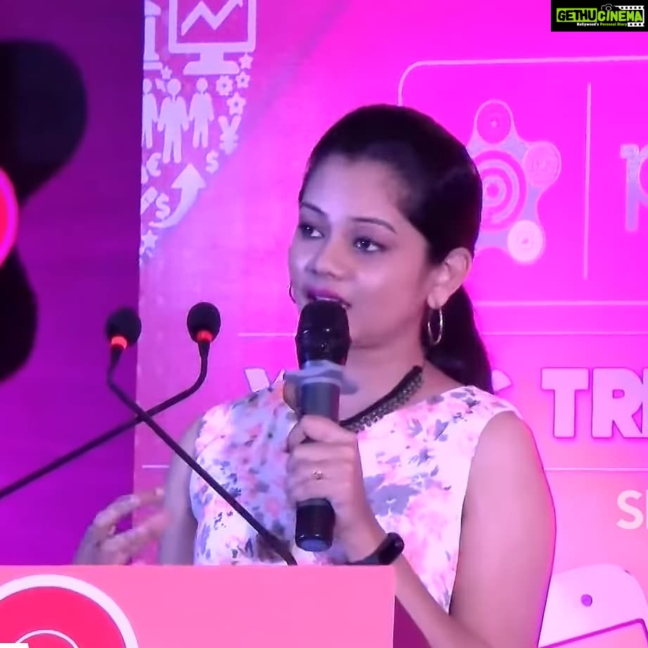 Anitha Sampath Instagram - New venture as an emcee.. #anitha #anithasampath #anithaanchor #anchoranitha #anchor #suntv #emcee #sunnews #news