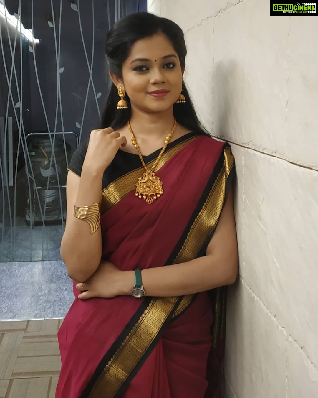 Anitha Sampath Instagram - Suntv news 6pm..#anitha #anithasampath #anchoranitha #suntv #sunnews