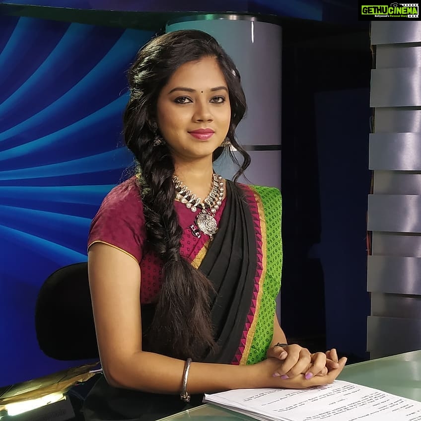 Anitha Sampath Instagram - #anitha #anithasampath #anchoranitha #suntv #sunnews #suntvnews #vanakkamthamizha