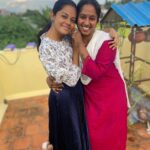Anitha Sampath Instagram - Anil kutty met amma kozhi 😍🐣 Lots of love to you akka❤️ Place: akka veetu mottai madi,dindugal Dindigul, Tamil Nadu