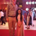 Anitha Sampath Instagram - 6'11 height...Found him in sandakozhi audio launch...he is a foreigner staying here in leela palace..basket ball player nu soldraru..nanum chinna vayasula basket ball adirukalamo...he he..#anitha #anithasampath #anchoranitha #vanakkamthamizha