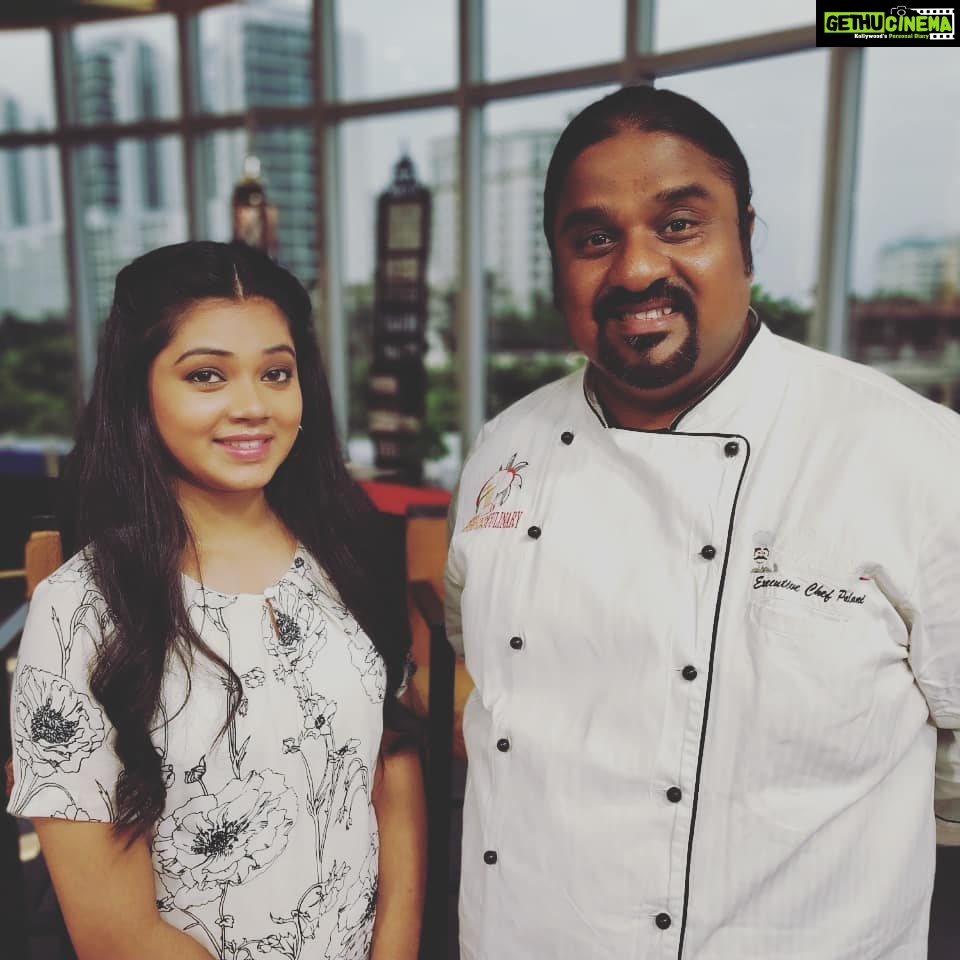 Anitha Sampath Instagram - In today's Vanakam thamizha..chef palanimurugan...chef week special..#anitha #anithasampath #anchoranitha #vanakkamthamizha #suntv #sunnews