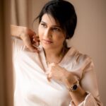 Anjena Kirti Instagram - Choose to Shine 🦋✨ @camerasenthil @rrajeshananda . Mua @reeya_makeup_artist @bhavi_makeup_artist_