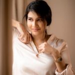 Anjena Kirti Instagram - Escape the Ordinary … 🦋✨ . @camerasenthil @rrajeshananda Mua : @reeya_makeup_artist @bhavi_makeup_artist_