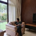 Anjena Kirti Instagram - Morning elements … ☕️🌻 📸 : @veena_kurian_alvin #ChillinLikeAVillain Dubai, United Arab Emiratesدبي