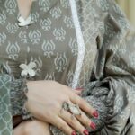 Ankitta Sharma Instagram – One for the beautiful shayari by @tehzeebhaafi Ji! ✍️💕

Wearing my favourite @bunaai 🌸

#ankitasharma #allahmaafkre #amritmaan #tehzeebhafi