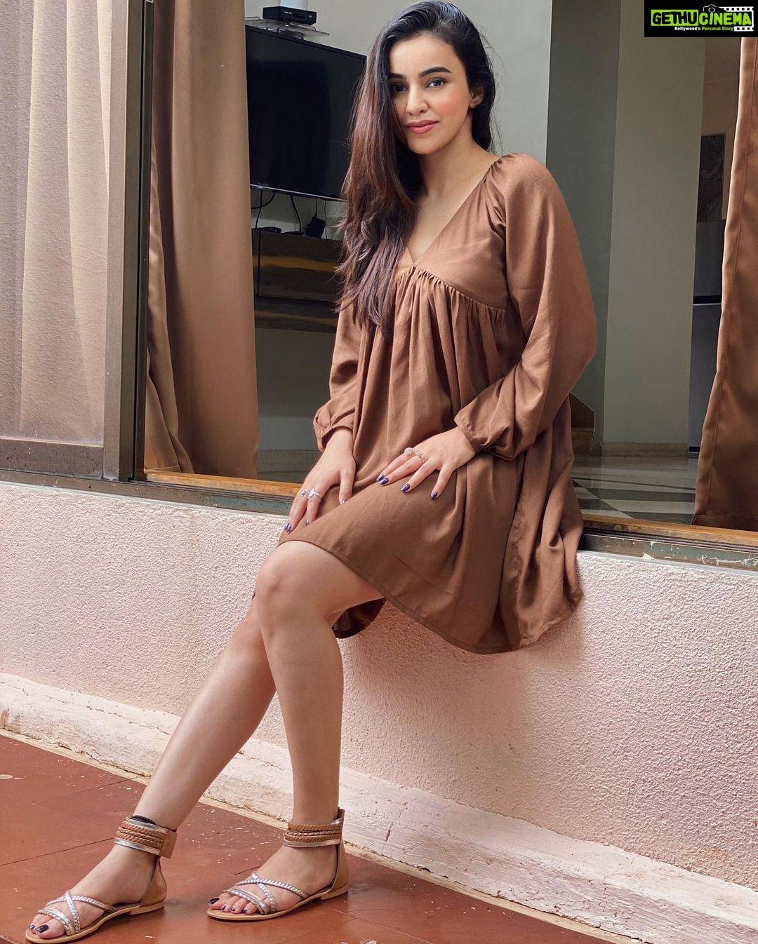 Ankitta Sharma Instagram - Brown kudi. 🍩