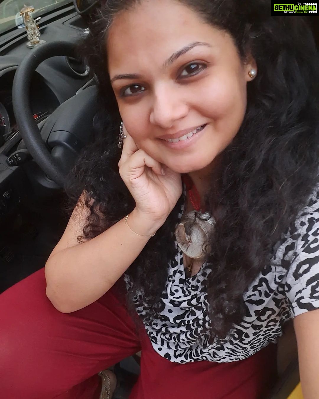 Anuya Bhagvath Instagram - Hello...is it me you're looking for? #anuya #happy #driving