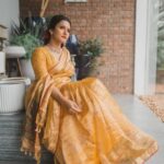 Aparna Das Instagram - For #priyanottathilaanu promotions ✨ Styling : @keepitstylish_by_ammu @styledbyammu Saree : @ektha.prescilajosephchungath Blouse : @zurimarket Make up : @makeup_by_mariyaaa 📷 : @jishnu.sidharth Jewellery: @antegra_diaries Location : @wudapple