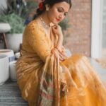 Aparna Das Instagram - For #priyanottathilaanu promotions ✨ Styling : @keepitstylish_by_ammu @styledbyammu Saree : @ektha.prescilajosephchungath Blouse : @zurimarket Make up : @makeup_by_mariyaaa 📷 : @jishnu.sidharth Jewellery: @antegra_diaries Location : @wudapple