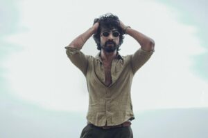 Arjun Das Instagram - When @a.killer.eye asks me to pose & I don’t know what to do😋

P.S A lot of messages came in asking me to post this picture 🤦🏻‍♂️ So,here goes! Might delete it later 😉