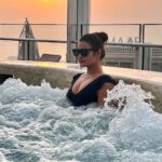 Arthi Venkatesh Instagram - DXB in a nutshell 🇦🇪 #dubai #burjkhalifa #travel #dxb