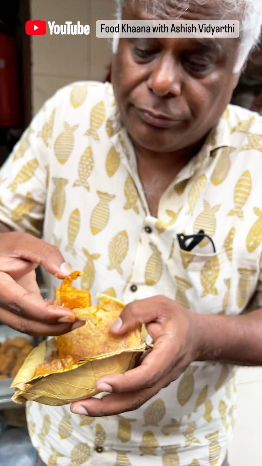 Ashish Vidyarthi Instagram - Delicious Kachori at Potla Kachori😍😋 Baghbazar, Kolkata #kolkata #streetfood #streetfoodkolkata #kachori #breakfast #kolkatadiaries #kolkatafood #travel #ashishvidyarthi #ashishvidyarthiactorvlogs #foodkhaanawithashishvidyarthi #food #reels #reel #reelsinstagram #reelakarofeelkaro #reelitfeelit Kolkata - The City of Joy