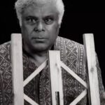 Ashish Vidyarthi Instagram – Kahanikaar #55 is a short series with 6
stories with a plot twist you wouldn’t have imagined.
Story 2 #shikari
Kya lagta hai kaun tha shikaari aur kaun ban gaya
shikar?
Performer: @ashishvidyarthi1
Writer: HIfeT
Director: @rak_upgraded
Editor: @ali.whosane
Producer: @tapeatale 
#tapeatale #tat #storytelling #kahanikaar55 #55
#kahaniyaan #kahani #ashishvidyarthi #55wordstory
#bachpan