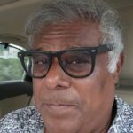 Ashish Vidyarthi Instagram - Bahut Zaruri hai...Dosst ka hona. Put a heart ❤️ if you agree !? DLF CyberHub