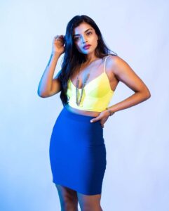 Ashna Zaveri Instagram - She acts like summer and walks like rain ✨

📸 @theplugmedia.in 
👗 @thesource_buyorborrow