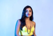 Ashna Zaveri Instagram - She acts like summer and walks like rain ✨ 📸 @theplugmedia.in 👗 @thesource_buyorborrow