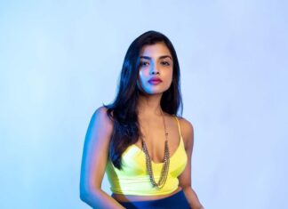Ashna Zaveri Instagram - She acts like summer and walks like rain ✨ 📸 @theplugmedia.in 👗 @thesource_buyorborrow