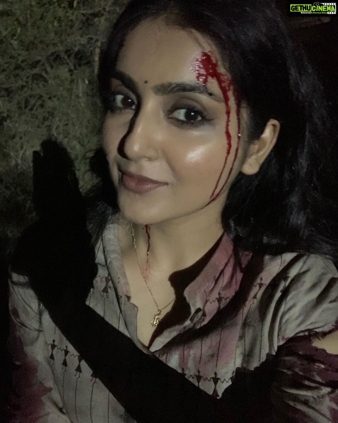 Avantika Mishra Instagram - Had a Bloody good day at work! 😄