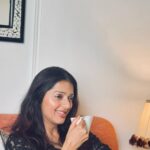 Bhumika Chawla Instagram – After an afternoon spent lounging … my niece insisted on taking my photos .

Directed by Mallika :) 

Photo credit – Mallika Dang . @themallikadang