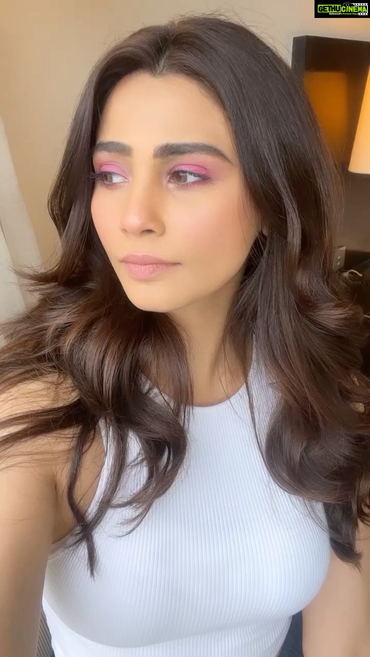 Daisy Shah Instagram - Rate this transition on the scale of 1 to 10. . . . #reelitfeelit
