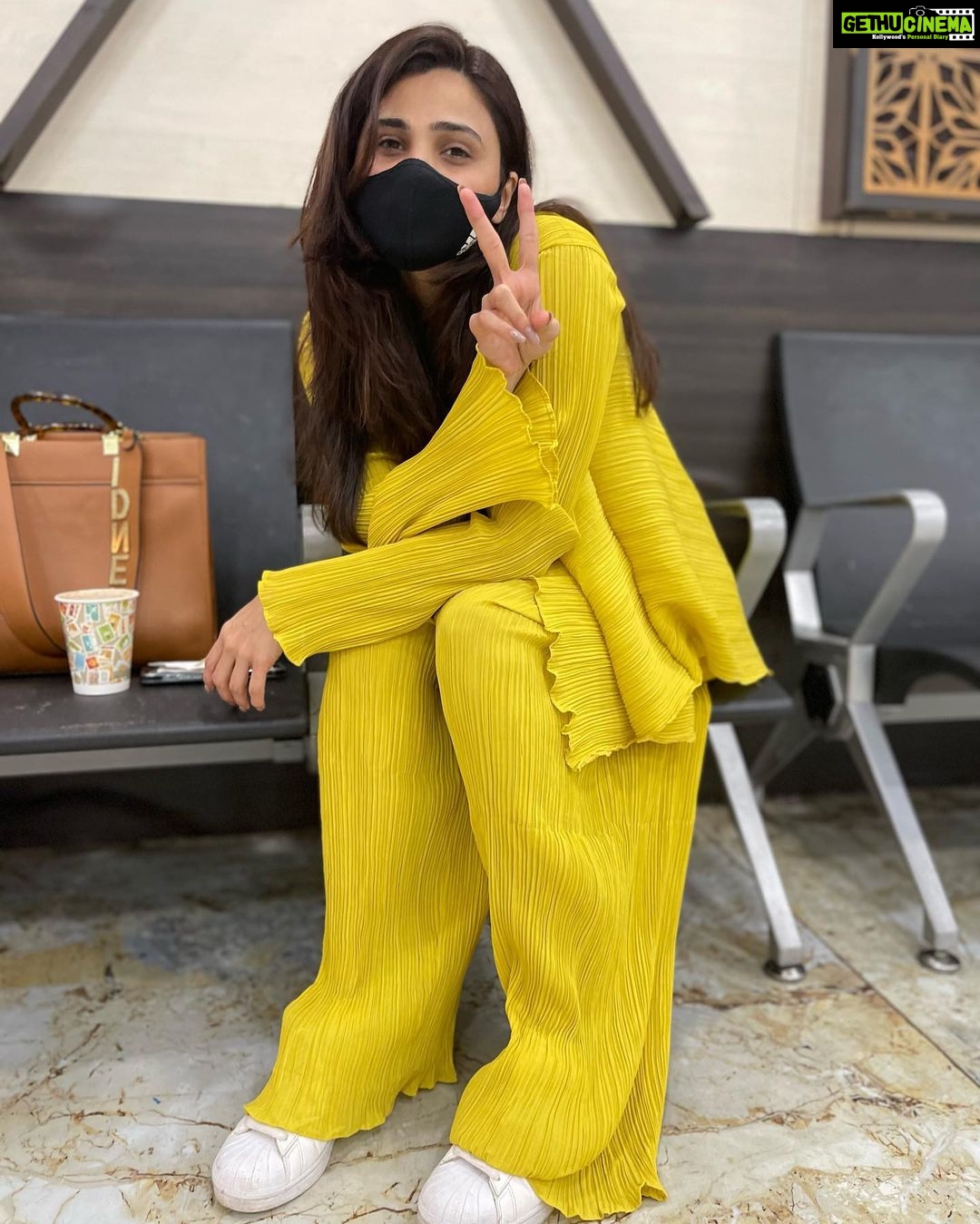 Daisy Shah Instagram - Photo dump . . . Wearing: @appapop . . . #weekthatwentby #livelovelaugh #daisyshah