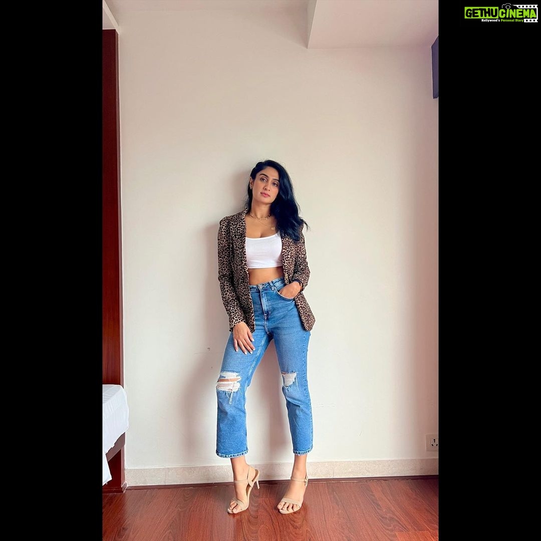 Deepti Sati Instagram - I’ve been “spot-ed “classy for IN promotions 🐆 Watch only on @manoramamax Styled by @joe_elize_joy @styyledbyjoe Jacket : @laxmikrishnaofficial Assisted by @sanliya_sabu MUAH : @aishamuhsina #promotions #movie #inmovie #thrillermovie #inonmanoramamax
