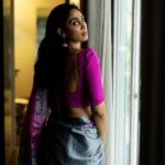 Deepti Sati Instagram - 🌧 Click : @clintsoman ❤️ Styled : @styledbyzoya_ Saree : @chaaya.in #moonsoonvibes☔️ #feels